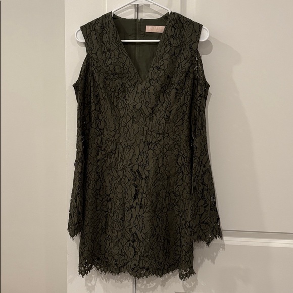 NWT Keepsake the Label Lace Cold Shoulder Dress - Picture 4 of 7
